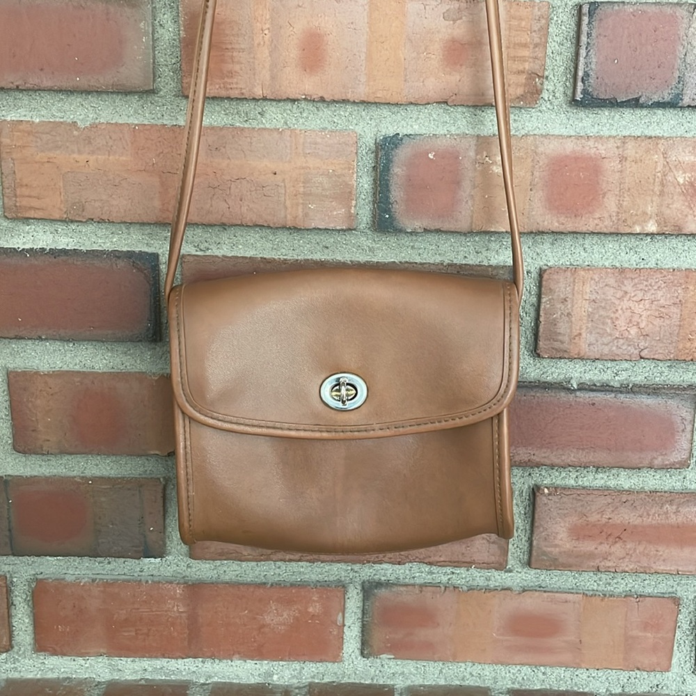 Elegant Tan faux Leather Crossbody Bag chestnut tan gold silver hardware vintage